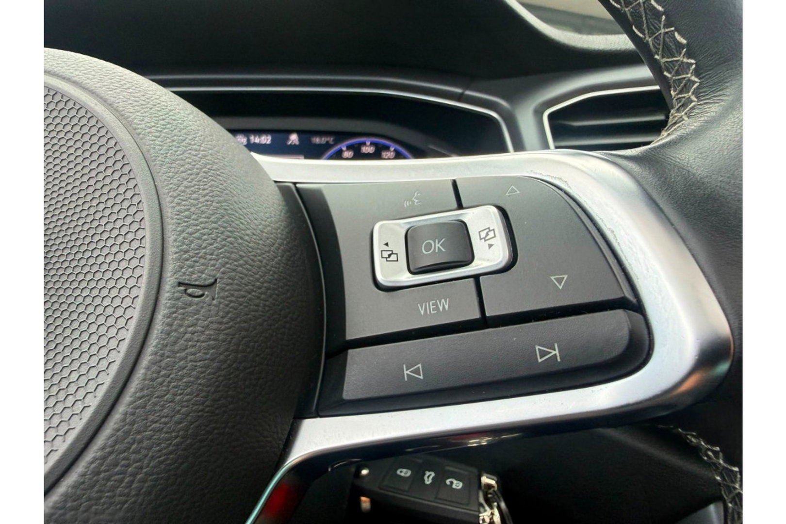 Volkswagen T-Roc 1.5 TSI R-LINE CABRIO 150PK AUTOMAAT AIRCO NAVI.