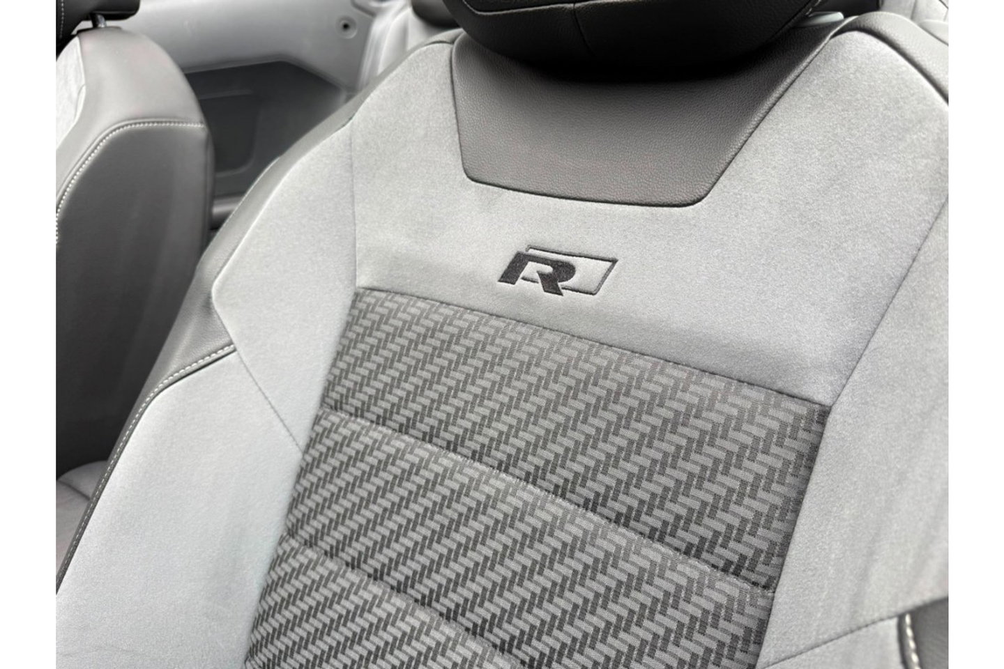 Volkswagen T-Roc 1.5 TSI R-LINE CABRIO 150PK AUTOMAAT AIRCO NAVI.