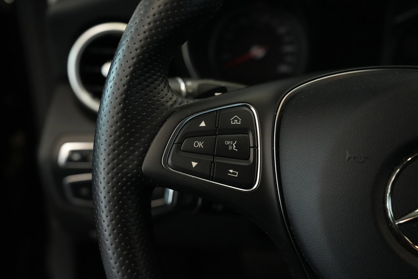 Mercedes-Benz C-Klasse 180 Ambition Full-led Navigatie CruiseControl