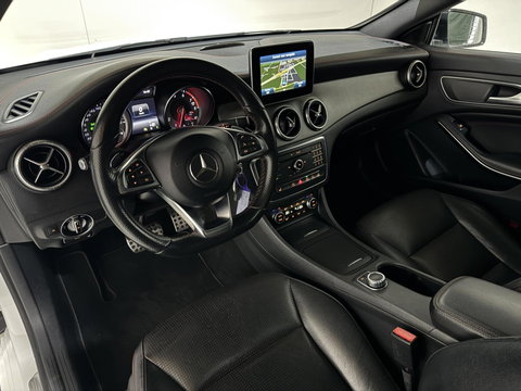 Mercedes-Benz CLA 200 AMG Pano Leer NAVI ACC Camera