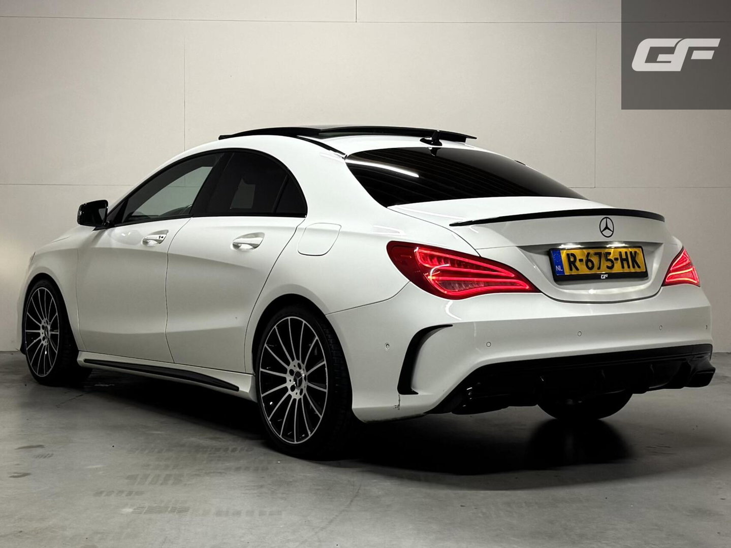 Mercedes-Benz CLA 200 AMG Pano Leer NAVI ACC Camera