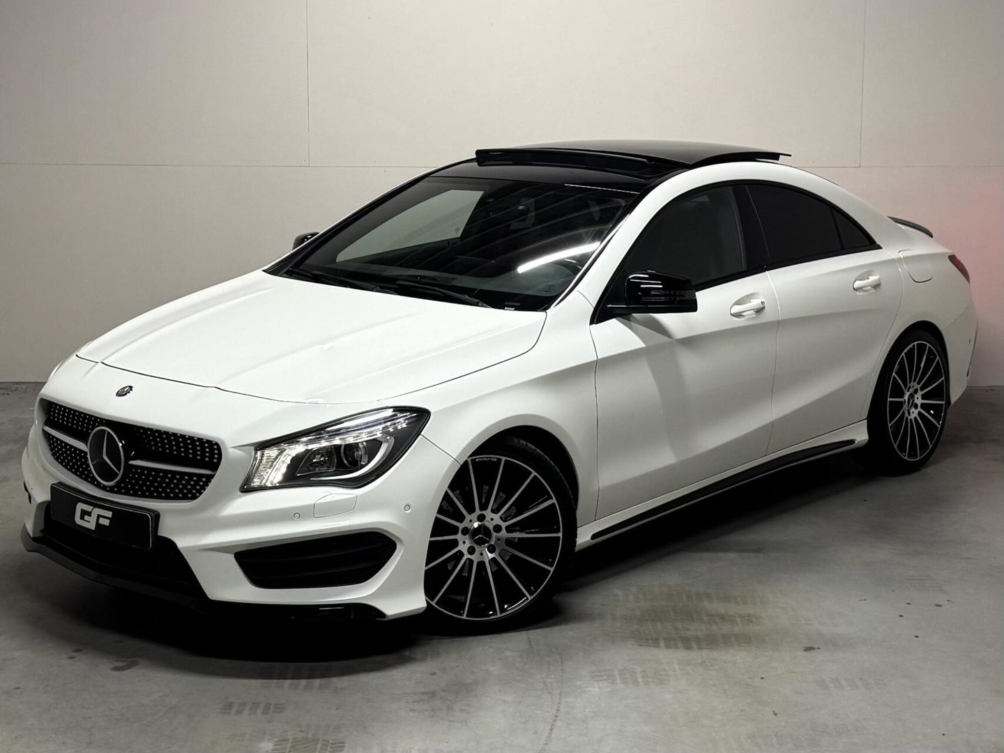 Mercedes-Benz CLA 200 AMG Pano Leer NAVI ACC Camera