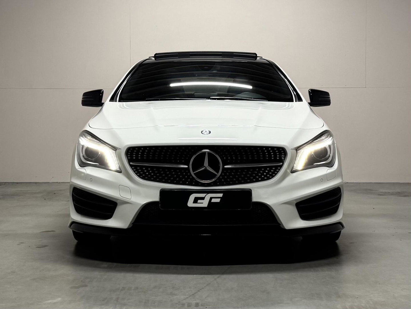 Mercedes-Benz CLA 200 AMG Pano Leer NAVI ACC Camera