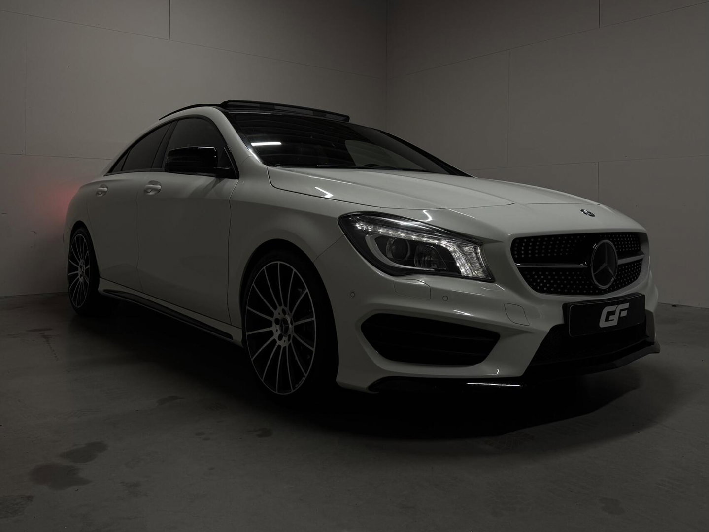 Mercedes-Benz CLA 200 AMG Pano Leer NAVI ACC Camera