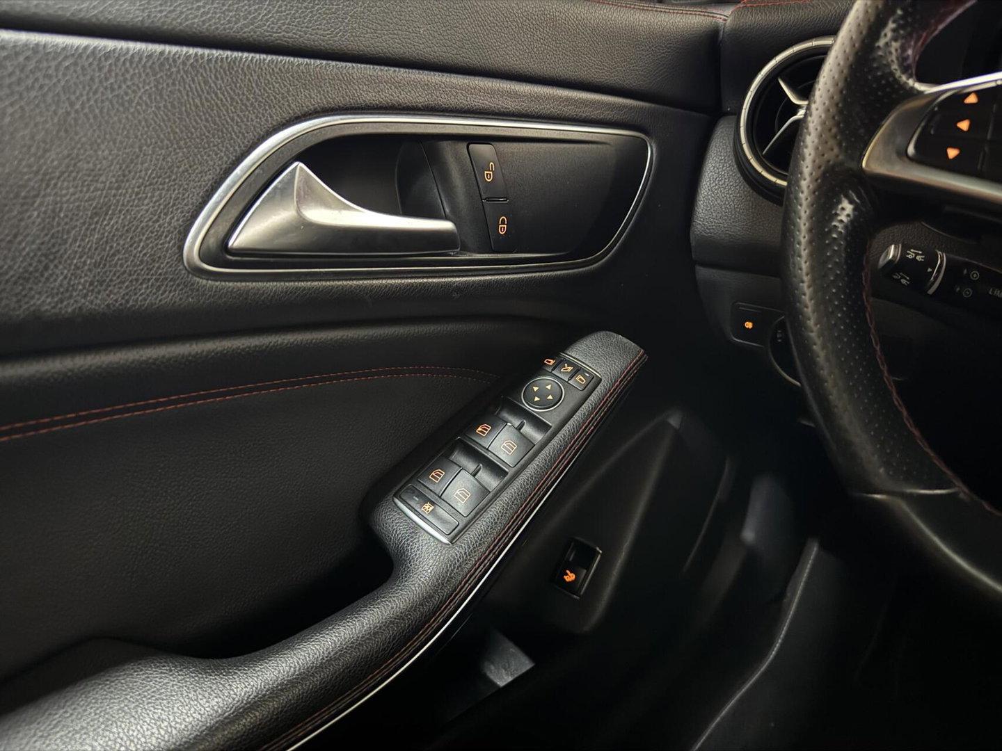 Mercedes-Benz CLA 200 AMG Pano Leer NAVI ACC Camera