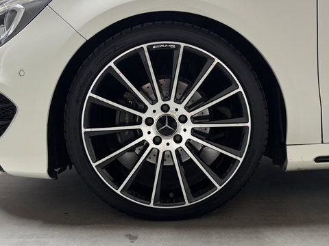 Mercedes-Benz CLA 200 AMG Pano Leer NAVI ACC Camera
