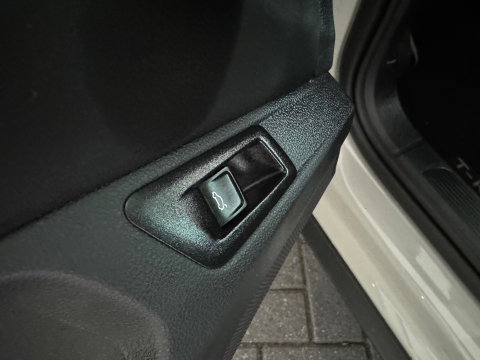 Volkswagen T-Roc 1.5 TSI R-Line Keyless|Sfeer|IQ|Camera|Lane