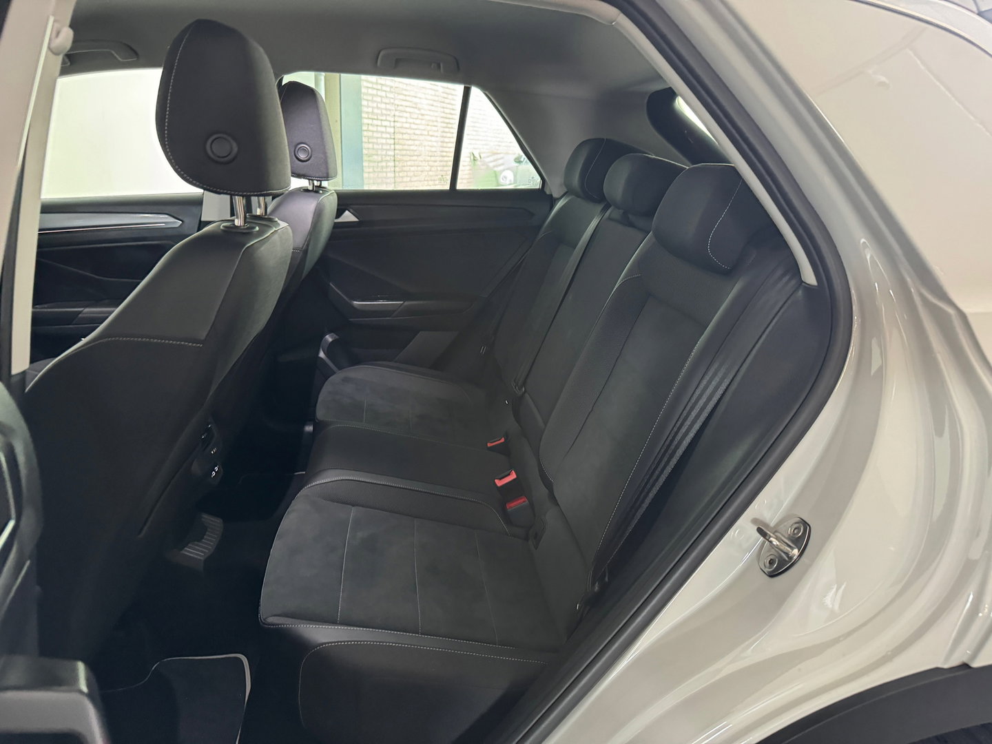 Volkswagen T-Roc 1.5 TSI R-Line Keyless|Sfeer|IQ|Camera|Lane
