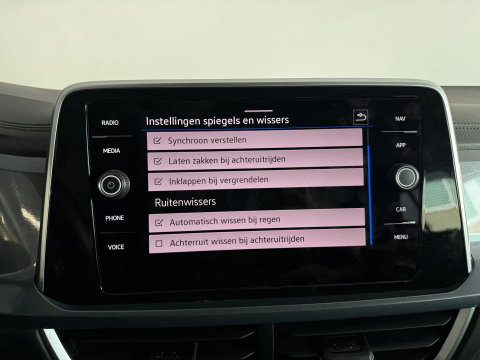 Volkswagen T-Roc 1.5 TSI R-Line Keyless|Sfeer|IQ|Camera|Lane