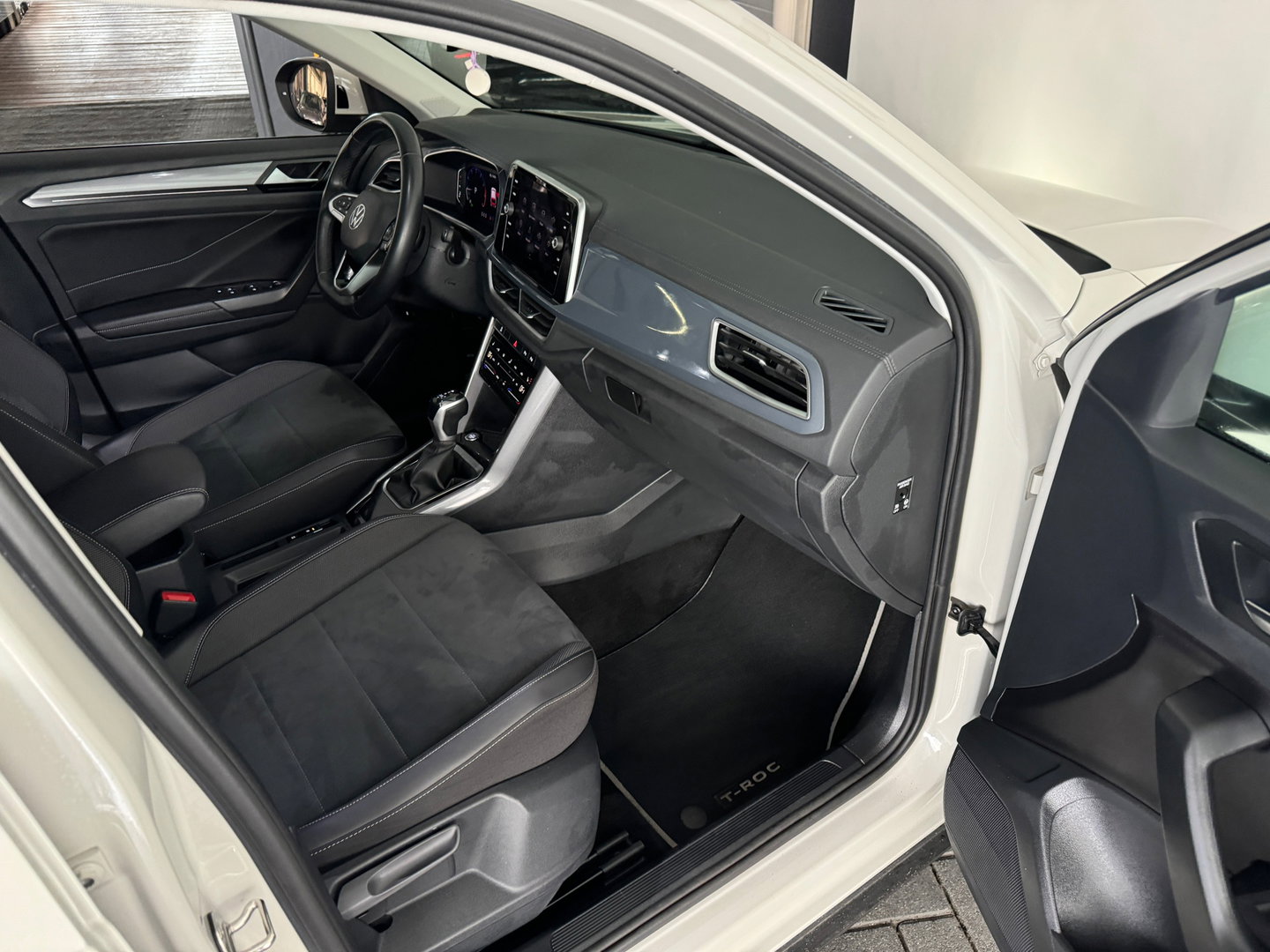 Volkswagen T-Roc 1.5 TSI R-Line Keyless|Sfeer|IQ|Camera|Lane