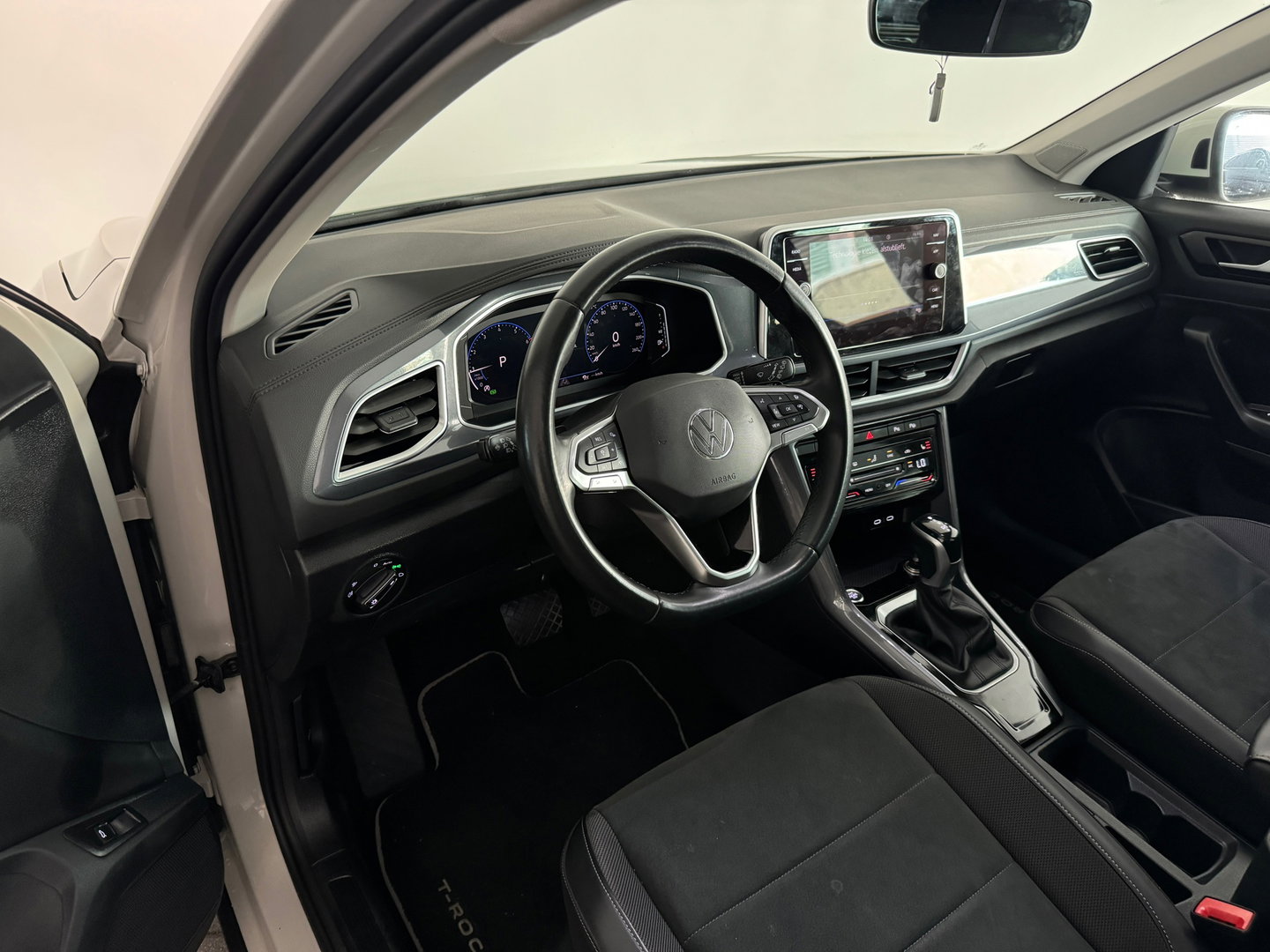Volkswagen T-Roc 1.5 TSI R-Line Keyless|Sfeer|IQ|Camera|Lane