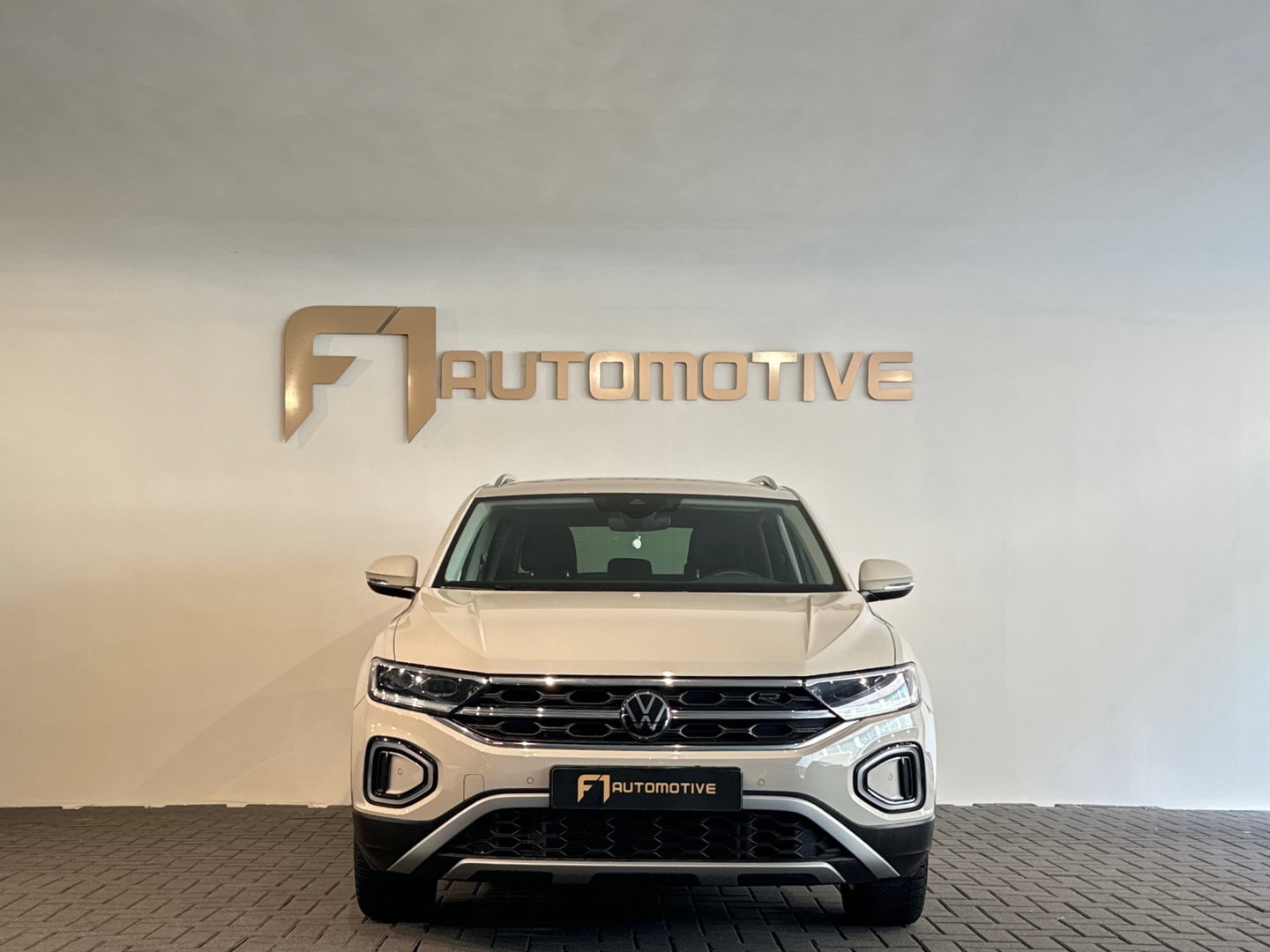 Volkswagen T-Roc 1.5 TSI R-Line Keyless|Sfeer|IQ|Camera|Lane