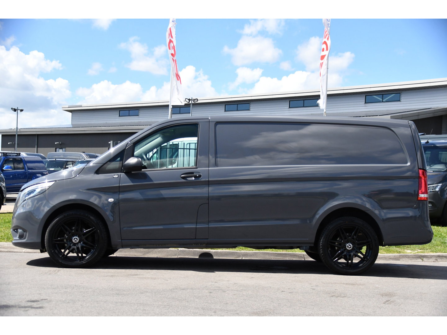 Mercedes-Benz Vito 116 CDI L2 PB Edition Camera, Cruise, Carplay, LED, 164pk, Automaat, Multimedia, Uniek!