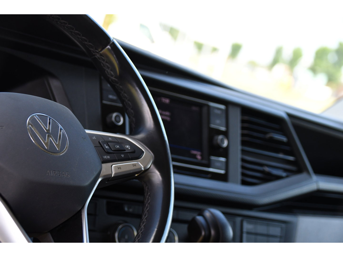 Volkswagen Transporter 2.0 TDI L1H1 30 Bulli Edition Adaptieve Cruise, Camera, Carplay, LED, Stoelverwarming, Standkachel, 150pk, Trekhaak, Uniek!