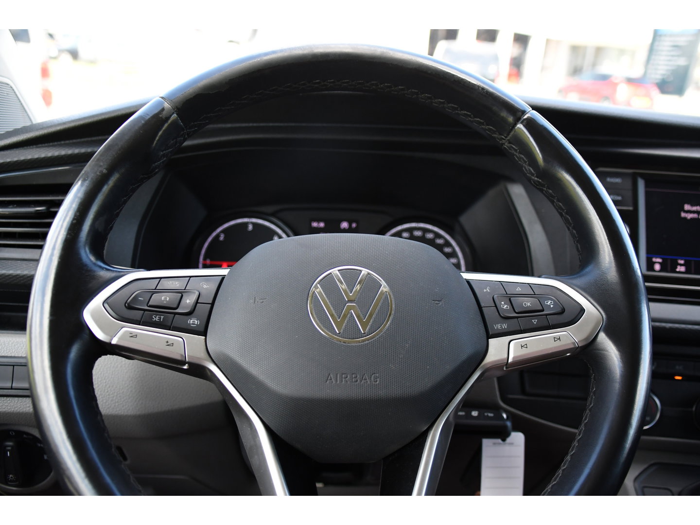 Volkswagen Transporter 2.0 TDI L1H1 30 Bulli Edition Adaptieve Cruise, Camera, Carplay, LED, Stoelverwarming, Standkachel, 150pk, Trekhaak, Uniek!