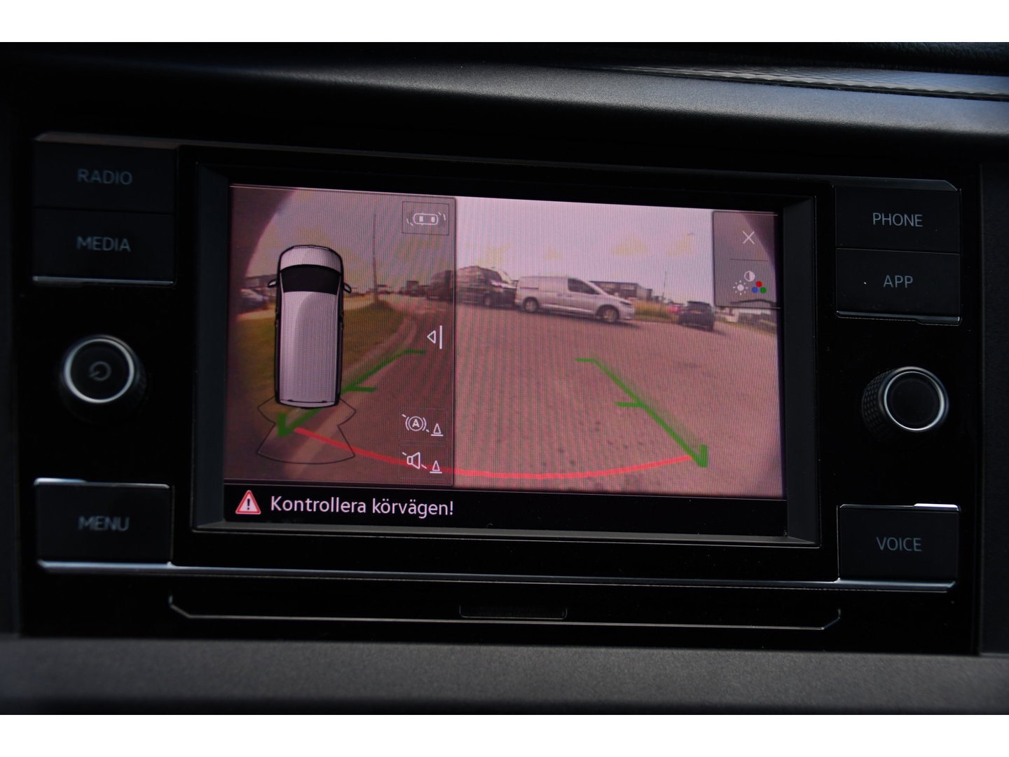 Volkswagen Transporter 2.0 TDI L1H1 30 Bulli Edition Adaptieve Cruise, Camera, Carplay, LED, Stoelverwarming, Standkachel, 150pk, Trekhaak, Uniek!