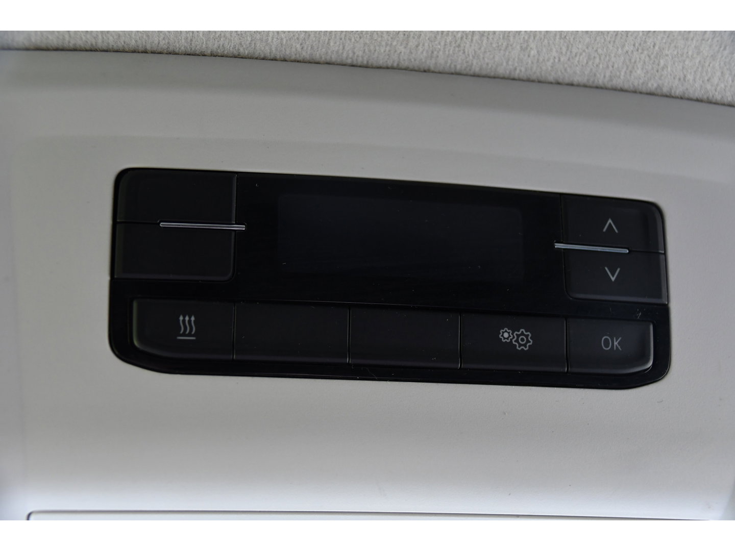 Volkswagen Transporter 2.0 TDI L1H1 30 Bulli Edition Adaptieve Cruise, Camera, Carplay, LED, Stoelverwarming, Standkachel, 150pk, Trekhaak, Uniek!