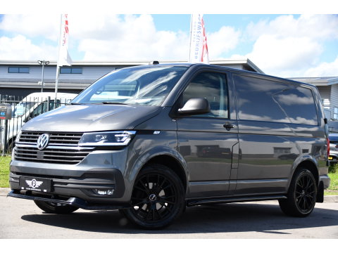 Volkswagen Transporter 2.0 TDI L1H1 30 Bulli Edition Adaptieve Cruise, Camera, Carplay, LED, Stoelverwarming, Standkachel, 150pk, Trekhaak, Uniek!