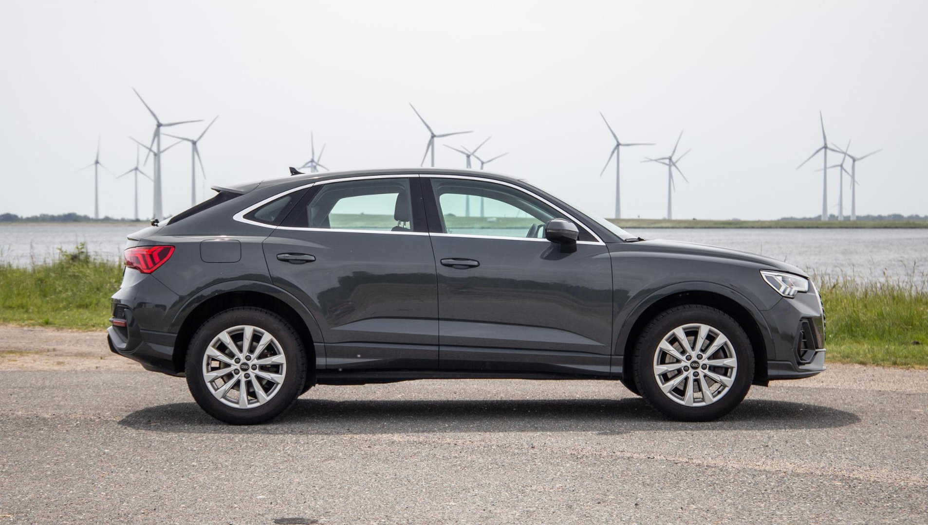 Audi Q3 Sportback 45 TFSI e Edition ADAPTIVE CRUISE  / CARPLAY / DEALER ONDERHOUDEN / AUTOMAAT