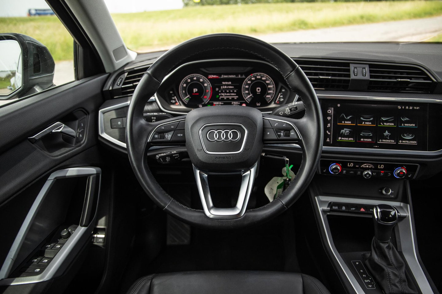 Audi Q3 Sportback 45 TFSI e Edition ADAPTIVE CRUISE  / CARPLAY / DEALER ONDERHOUDEN / AUTOMAAT