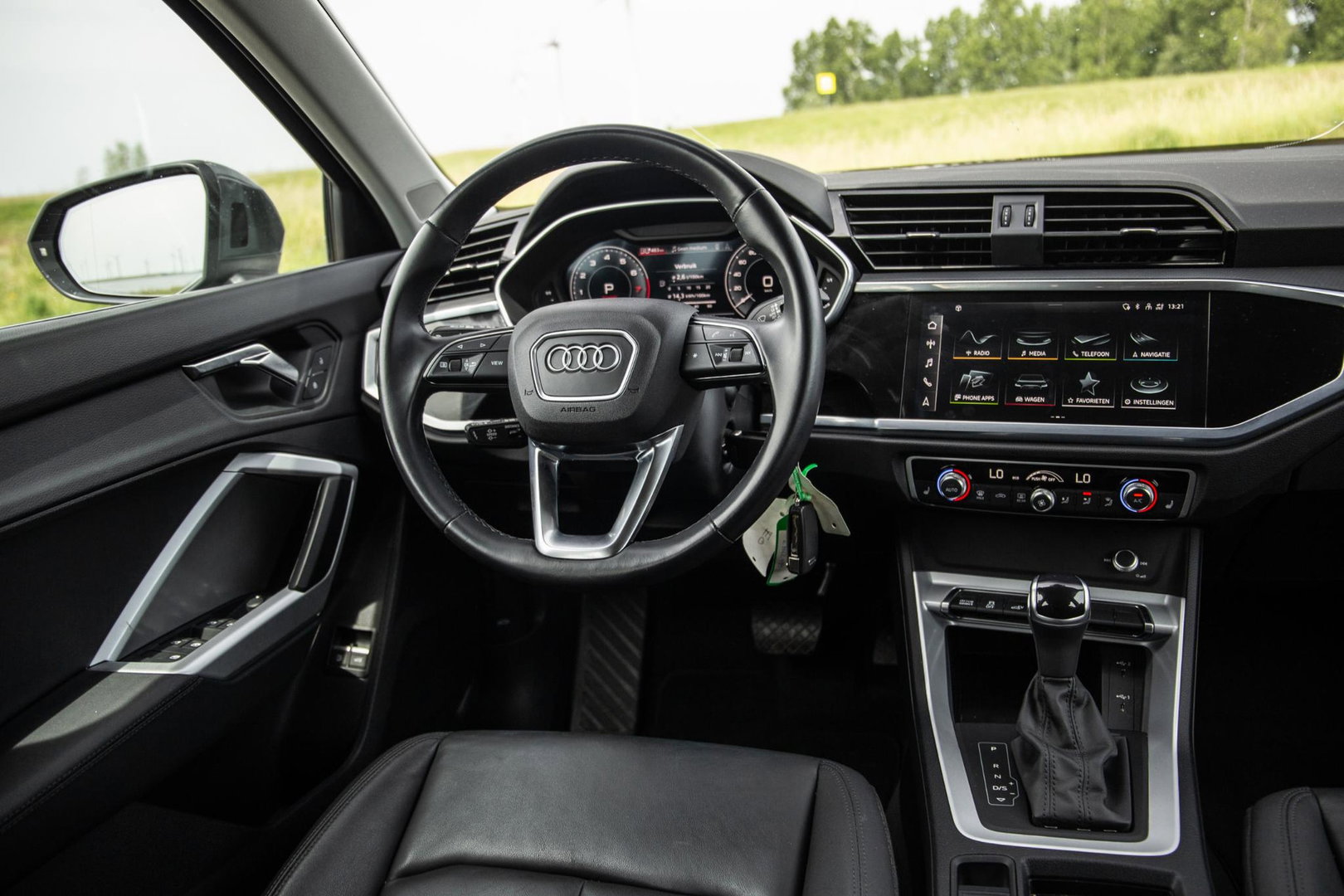 Audi Q3 Sportback 45 TFSI e Edition ADAPTIVE CRUISE  / CARPLAY / DEALER ONDERHOUDEN / AUTOMAAT