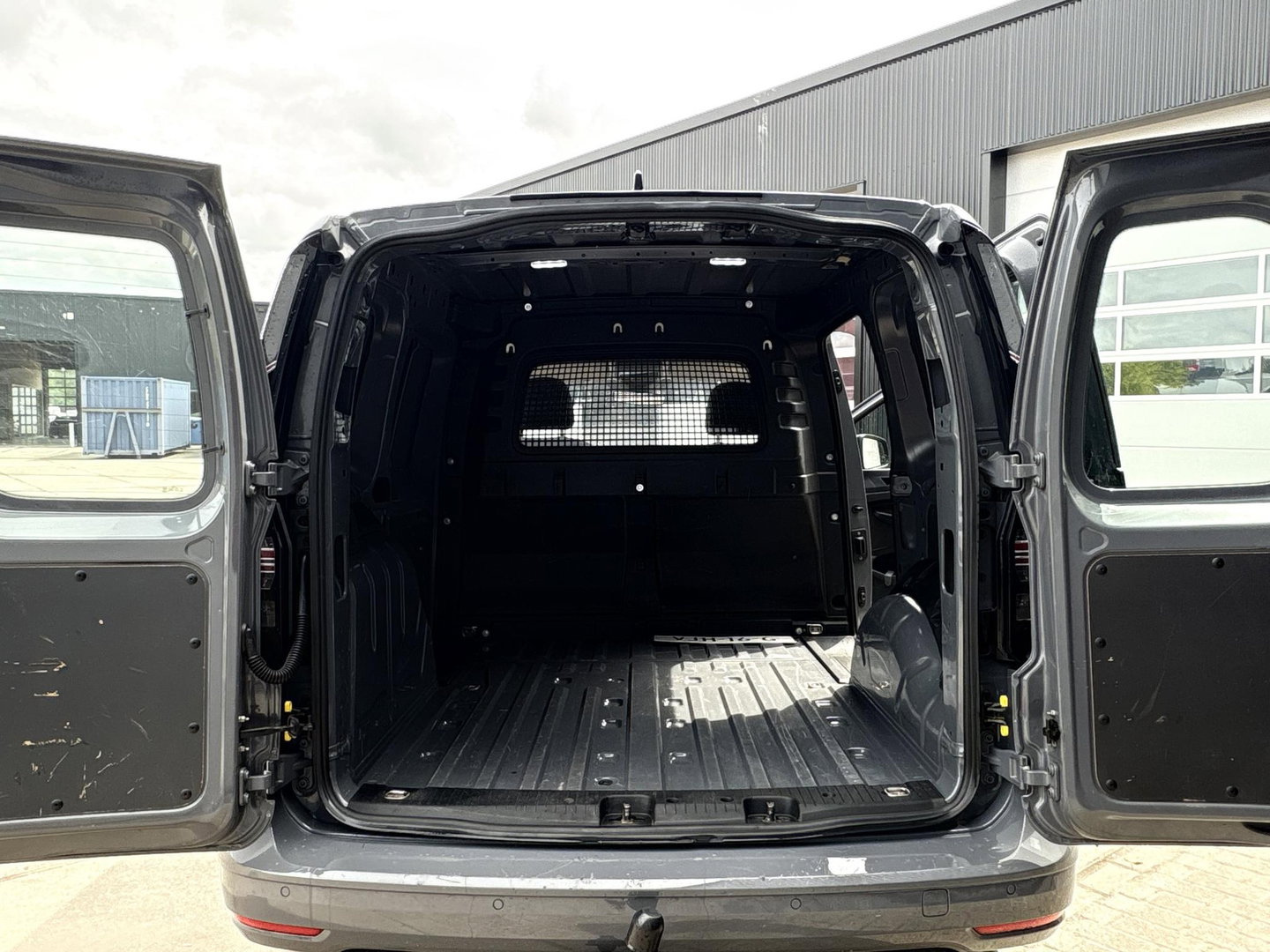 Volkswagen Caddy Cargo 2.0 TDI | CAMERA | AUT | LED | LEDER | SENSOREN VOOR + ACHTER