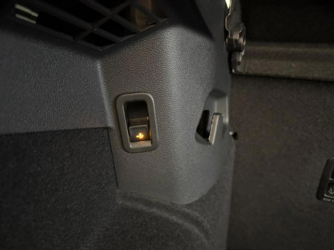 Volkswagen Golf 1.5 eTSI R-Line PANO KEYLESS CAM