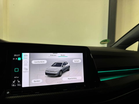Volkswagen Golf 1.5 eTSI R-Line PANO KEYLESS CAM