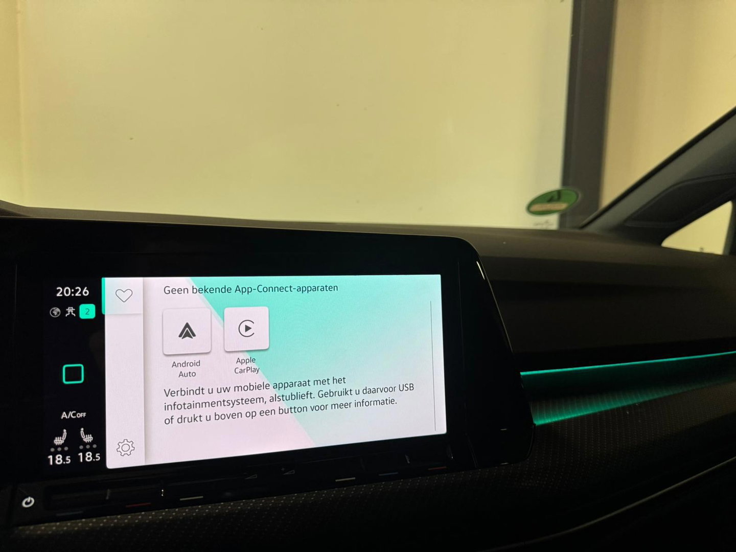 Volkswagen Golf 1.5 eTSI R-Line PANO KEYLESS CAM