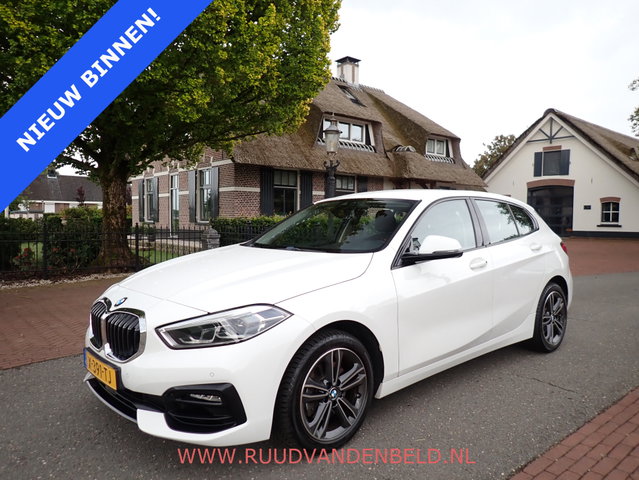 BMW 1 Serie - 118i SPORTLINE / CRUISE / STOELVERWARMING / SPORTSTOEL / 17''