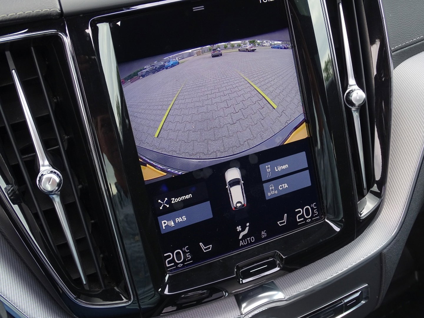 Volvo XC60 T8 408PK AWD / R-Design / LED