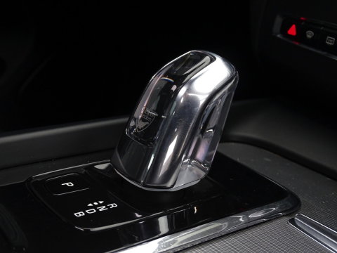 Volvo XC60 T8 408PK AWD / R-Design / LED