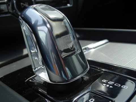 Volvo XC60 T8 408PK AWD / R-Design / LED