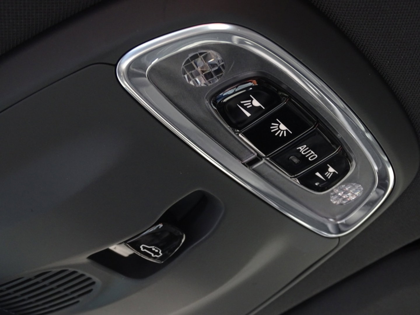 Volvo XC60 T8 408PK AWD / R-Design / LED
