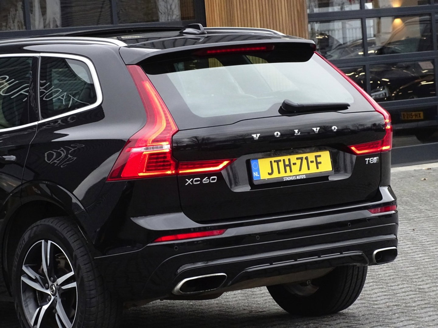 Volvo XC60 T8 408PK AWD / R-Design / LED