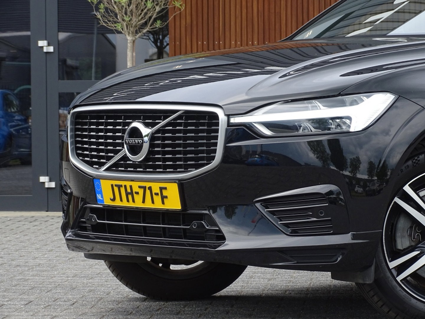 Volvo XC60 T8 408PK AWD / R-Design / LED