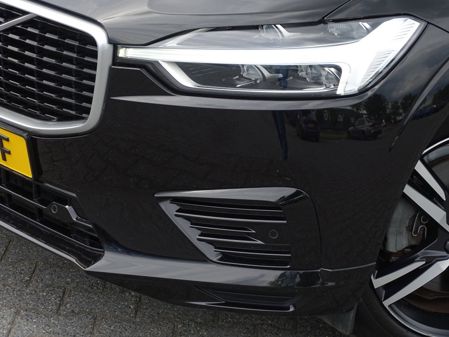 Volvo XC60 T8 408PK AWD / R-Design / LED