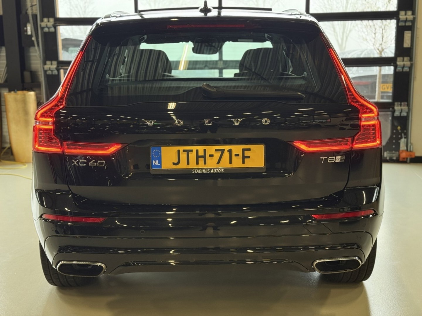 Volvo XC60 T8 408PK AWD / R-Design / LED