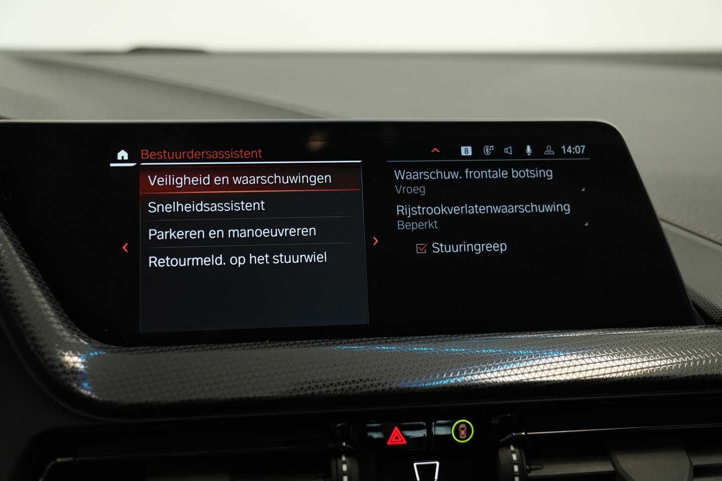 BMW 1 Serie 118i Business Edition Plus Keyless Go PDC LED CArplay 24 Maanden garantie* (Vraag naar de voorwaarden)