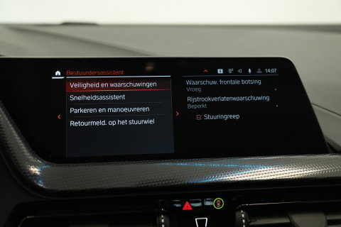 BMW 1 Serie 118i Business Edition Plus Keyless Go PDC LED CArplay 24 Maanden garantie* (Vraag naar de voorwaarden)