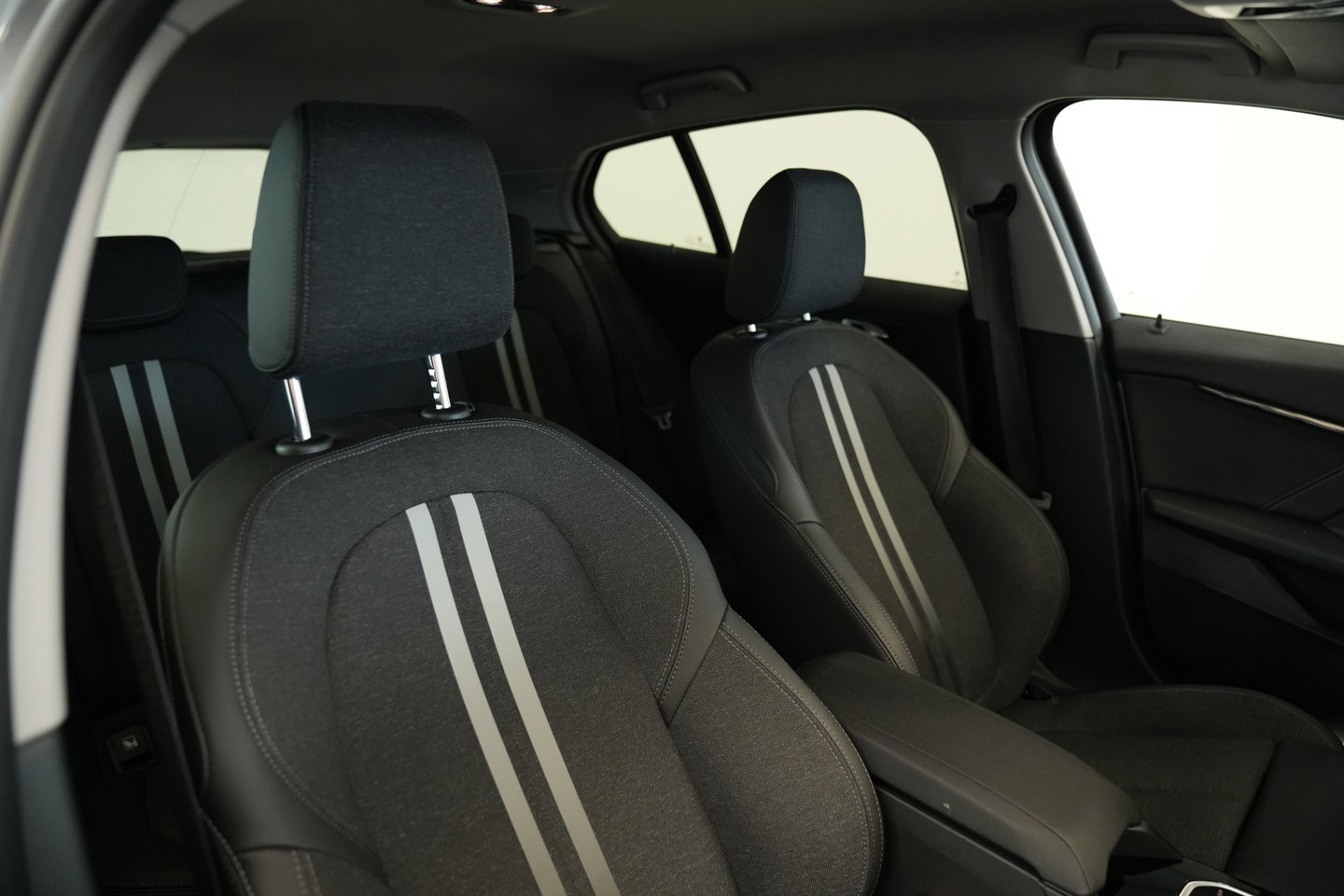BMW 1 Serie 118i Business Edition Plus Keyless Go PDC LED CArplay 24 Maanden garantie* (Vraag naar de voorwaarden)