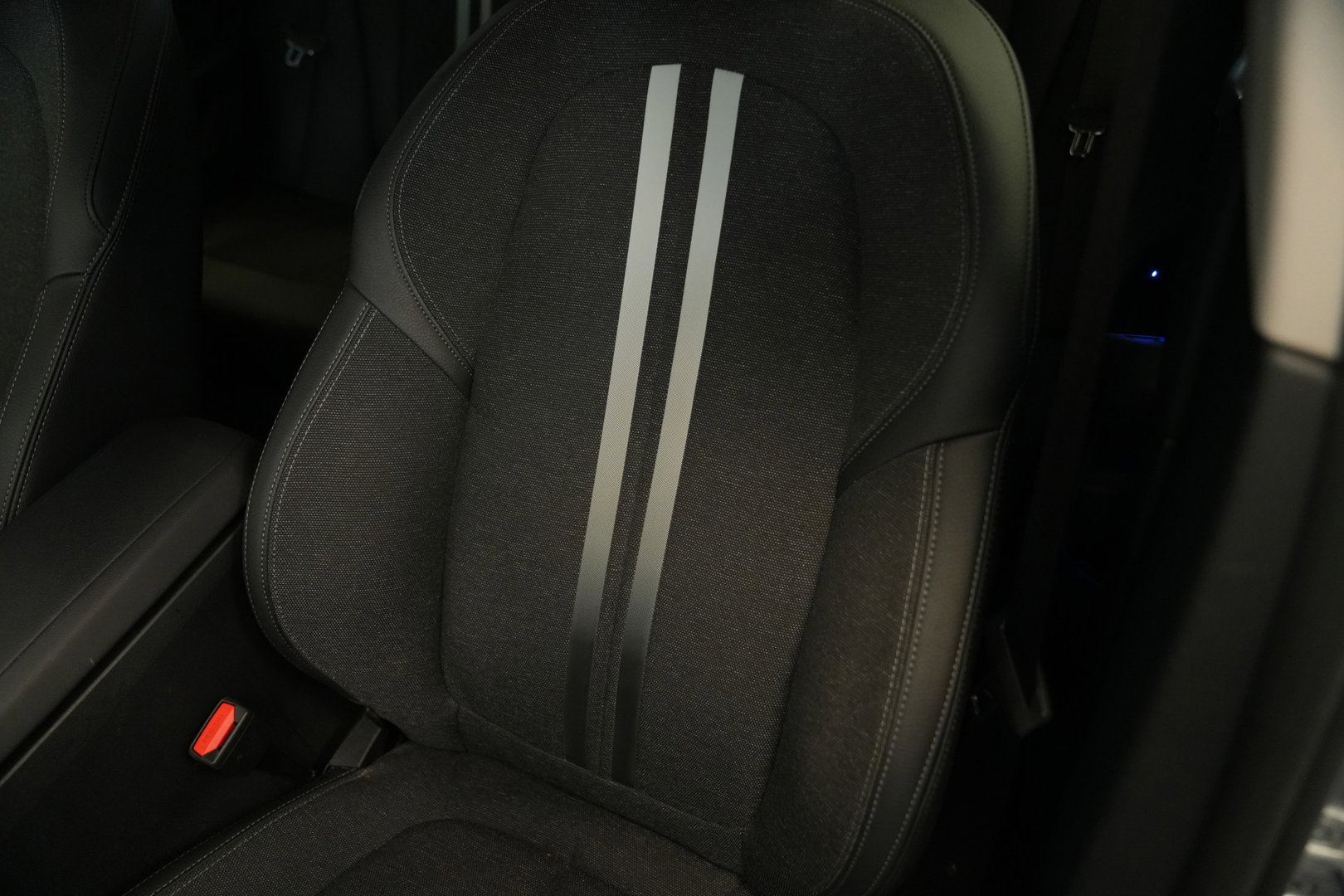 BMW 1 Serie 118i Business Edition Plus Keyless Go PDC LED CArplay 24 Maanden garantie* (Vraag naar de voorwaarden)
