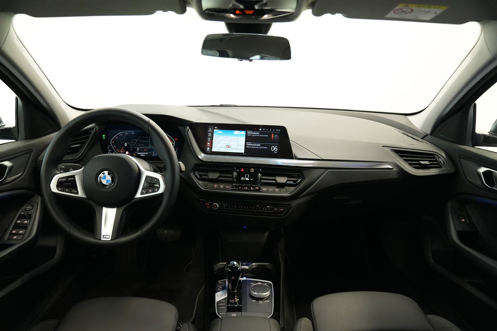 BMW 1 Serie 118i Business Edition Plus Keyless Go PDC LED CArplay 24 Maanden garantie* (Vraag naar de voorwaarden)