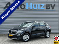Volkswagen T-Roc - 1.0 TSI Style Trekhaak LMV Airco ACC PDC voor en achterzijde