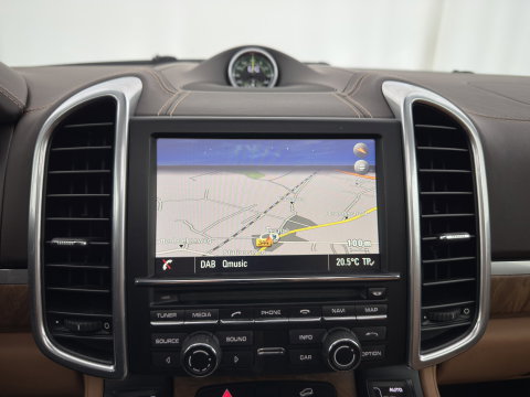 Porsche Cayenne 3.0 S E-Hybrid Aut. *PANO | SPORT-CHRONO | LEATHER | FULL-LED | BLINDSPOT | MEMORY-PACK | TOP-VIEW | BOSE-SOUND | KEYLESS | AIR-SUSPENSION | HEATED-SPORTSEATS | PRIVACY-GLASS | SHIFTPADDLES | DAB | 21''ALU