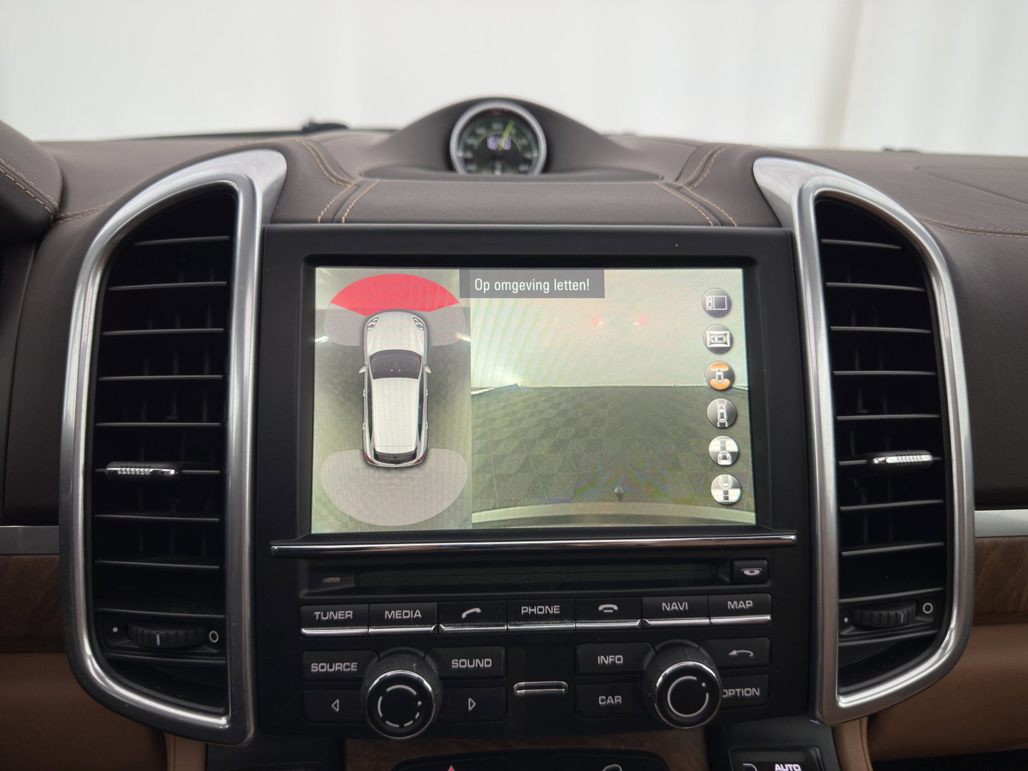 Porsche Cayenne 3.0 S E-Hybrid Aut. *PANO | SPORT-CHRONO | LEATHER | FULL-LED | BLINDSPOT | MEMORY-PACK | TOP-VIEW | BOSE-SOUND | KEYLESS | AIR-SUSPENSION | HEATED-SPORTSEATS | PRIVACY-GLASS | SHIFTPADDLES | DAB | 21''ALU
