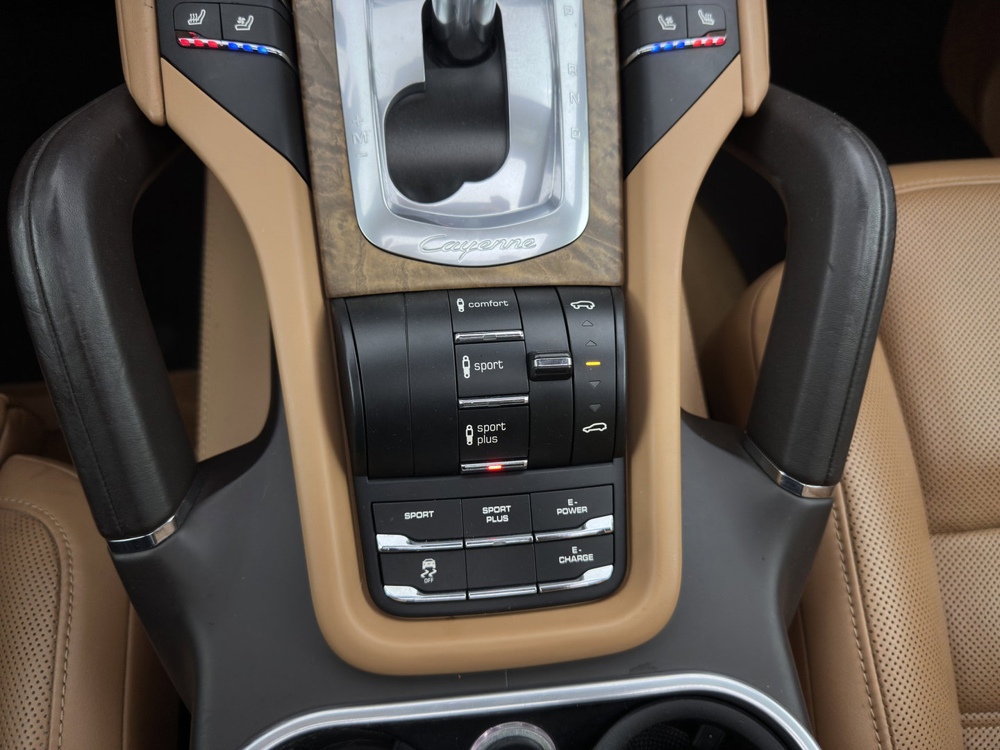 Porsche Cayenne 3.0 S E-Hybrid Aut. *PANO | SPORT-CHRONO | LEATHER | FULL-LED | BLINDSPOT | MEMORY-PACK | TOP-VIEW | BOSE-SOUND | KEYLESS | AIR-SUSPENSION | HEATED-SPORTSEATS | PRIVACY-GLASS | SHIFTPADDLES | DAB | 21''ALU