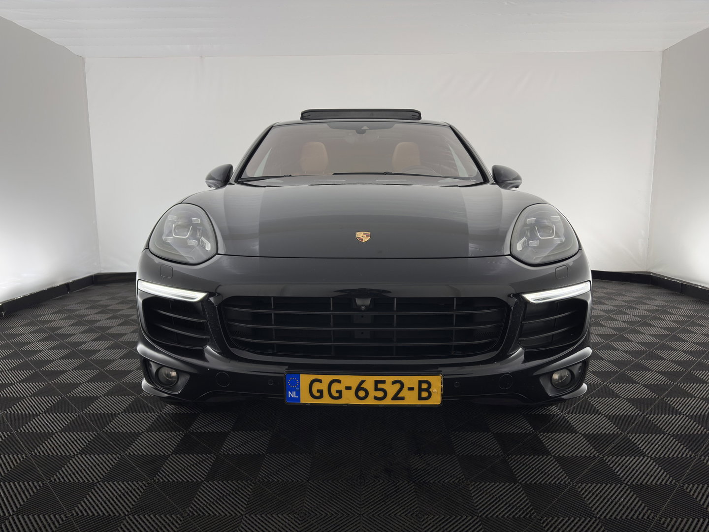 Porsche Cayenne 3.0 S E-Hybrid Aut. *PANO | SPORT-CHRONO | LEATHER | FULL-LED | BLINDSPOT | MEMORY-PACK | TOP-VIEW | BOSE-SOUND | KEYLESS | AIR-SUSPENSION | HEATED-SPORTSEATS | PRIVACY-GLASS | SHIFTPADDLES | DAB | 21''ALU