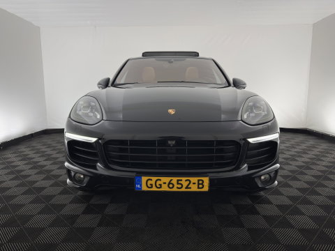 Porsche Cayenne 3.0 S E-Hybrid Aut. *PANO | SPORT-CHRONO | LEATHER | FULL-LED | BLINDSPOT | MEMORY-PACK | TOP-VIEW | BOSE-SOUND | KEYLESS | AIR-SUSPENSION | HEATED-SPORTSEATS | PRIVACY-GLASS | SHIFTPADDLES | DAB | 21''ALU