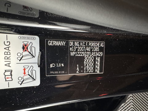 Porsche Cayenne 3.0 S E-Hybrid Aut. *PANO | SPORT-CHRONO | LEATHER | FULL-LED | BLINDSPOT | MEMORY-PACK | TOP-VIEW | BOSE-SOUND | KEYLESS | AIR-SUSPENSION | HEATED-SPORTSEATS | PRIVACY-GLASS | SHIFTPADDLES | DAB | 21''ALU
